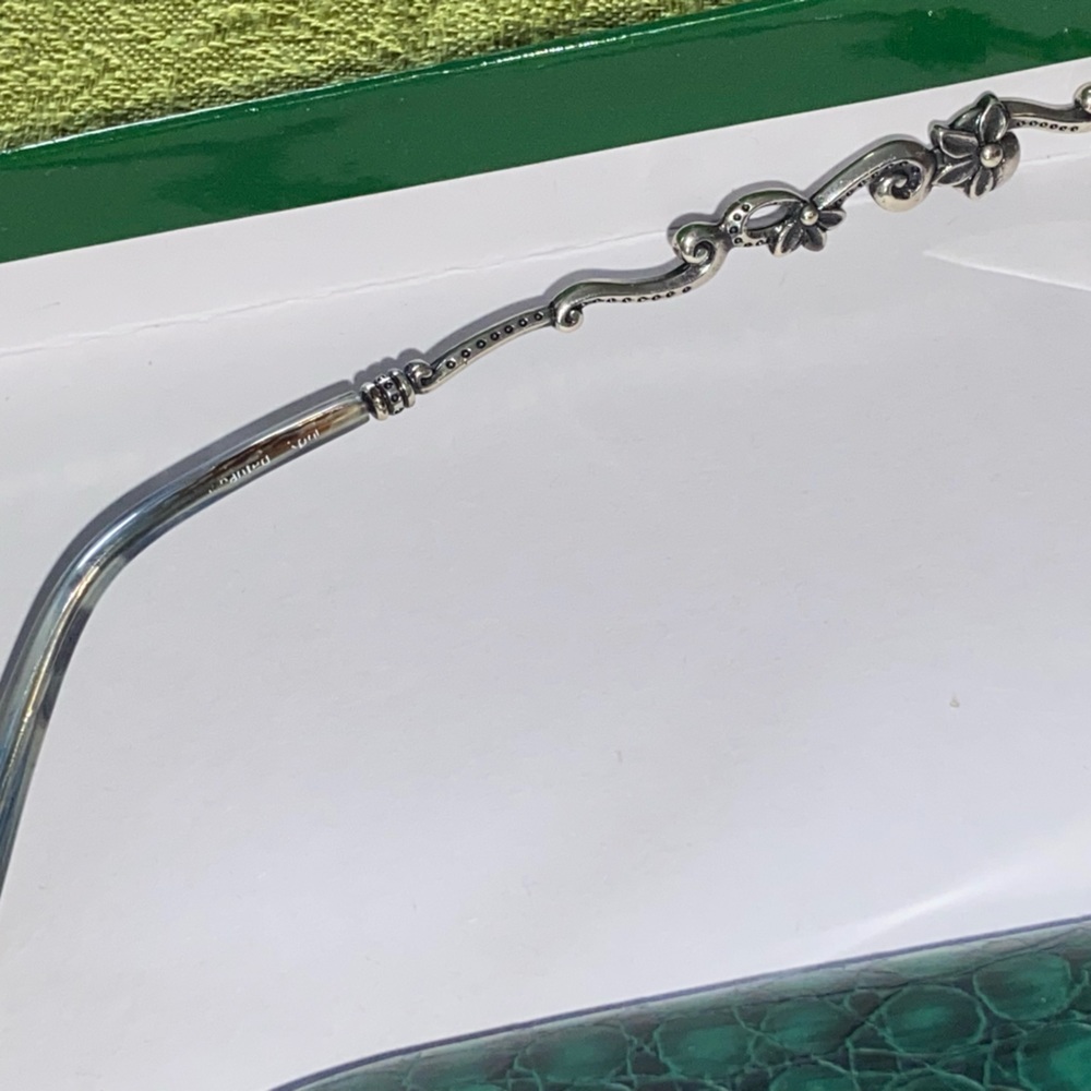 Chic Retro Oval Shaped 90’s Sunglasses w/Green Alligator Case, Very Minor Wear🎄 - Picture 8 of 16